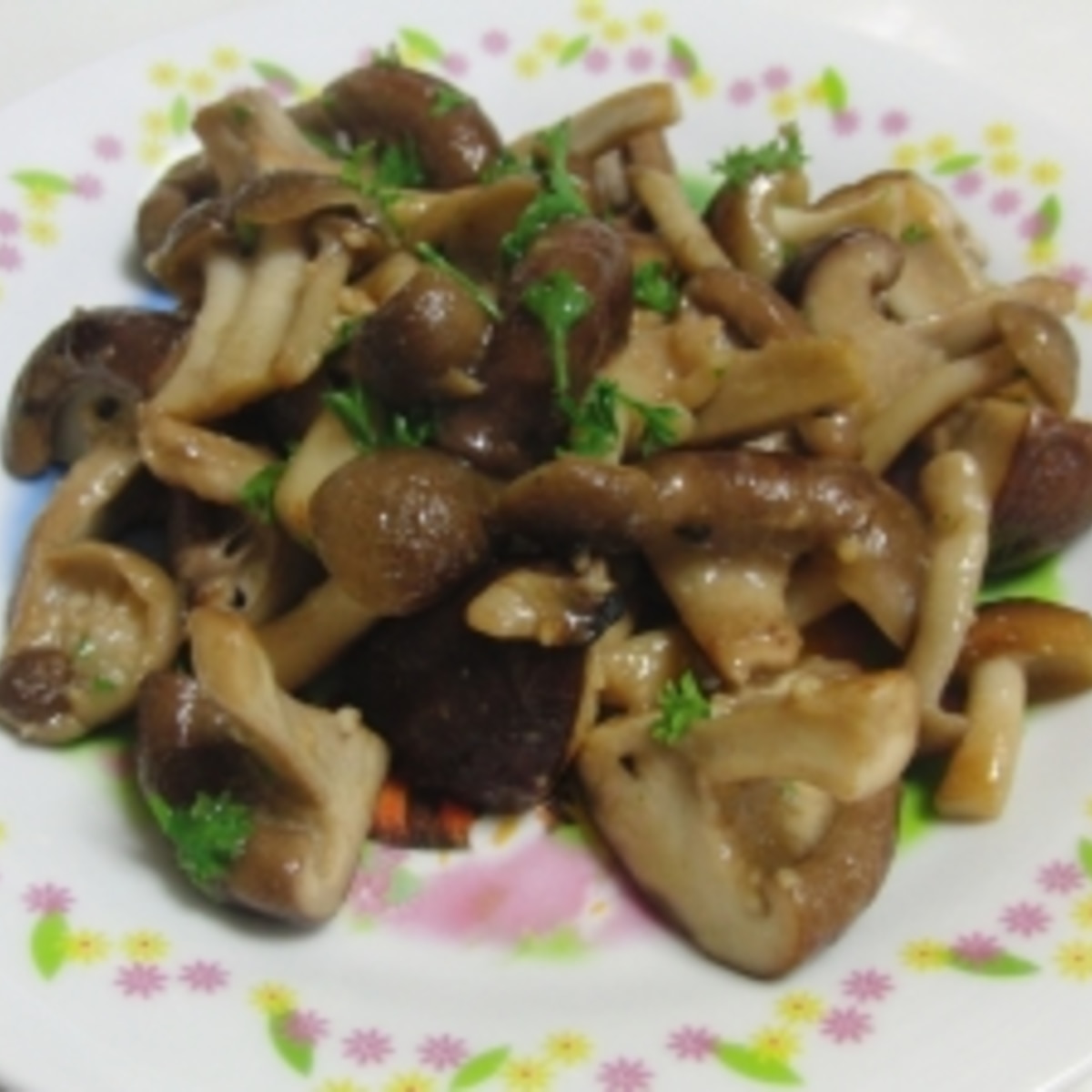 しいたけとしめじのバター炒め レシピ 作り方 By ハミョ 楽天レシピ